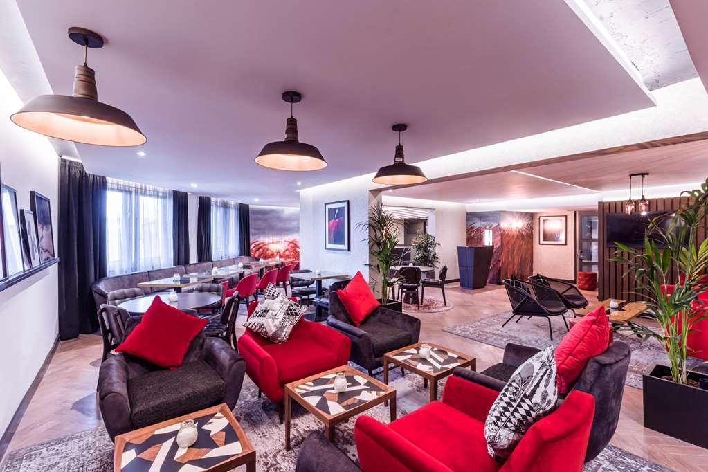 Radisson Red Hotel London Heathrow Restoran gambar