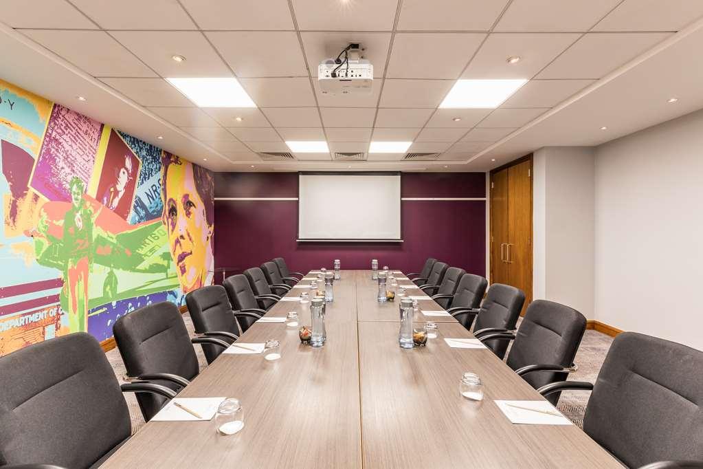 Radisson Red Hotel London Heathrow Kemudahan gambar