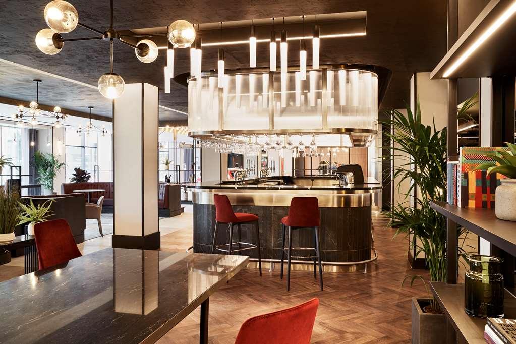 Radisson Red Hotel London Heathrow Restoran gambar