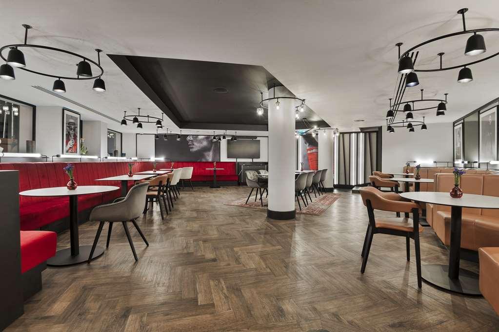 Radisson Red Hotel London Heathrow Restoran gambar