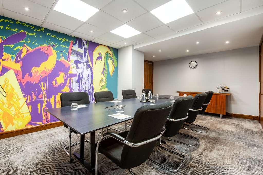 Radisson Red Hotel London Heathrow Kemudahan gambar