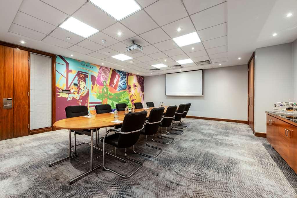Radisson Red Hotel London Heathrow Kemudahan gambar